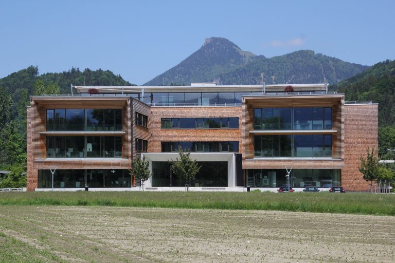 building 5228101 1920